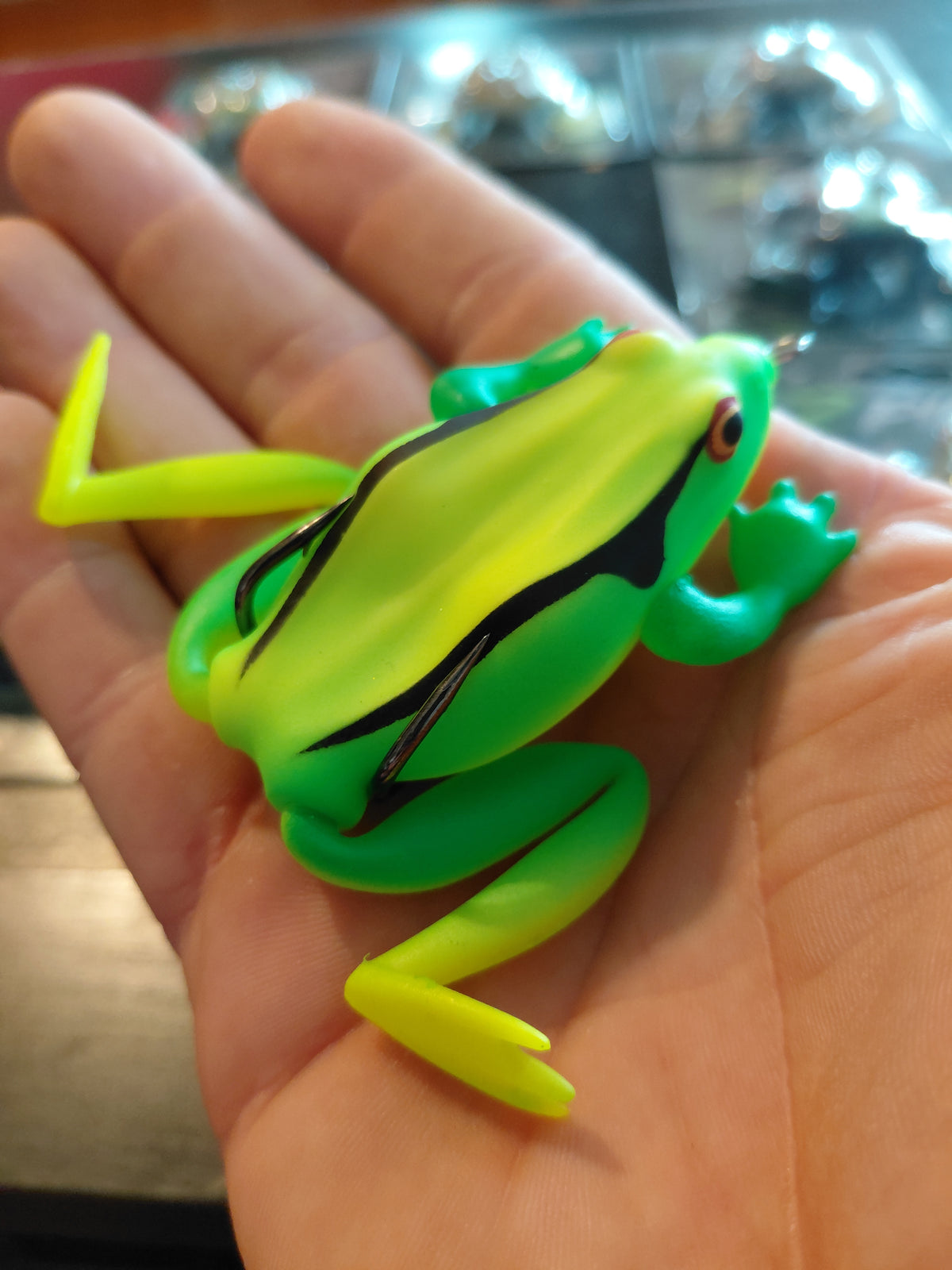 TITAN Frog - Weedless 2.5in 17g Topwater Frog - Heavy Duty SABR Hooks