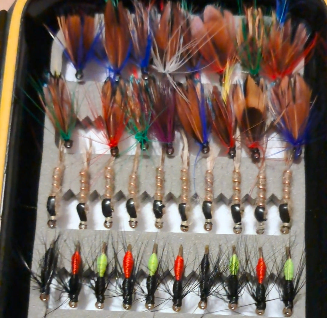 100 Piece Fly lures with Waterproof Case - Hand Tied - Various Weights and Hook Sizes
